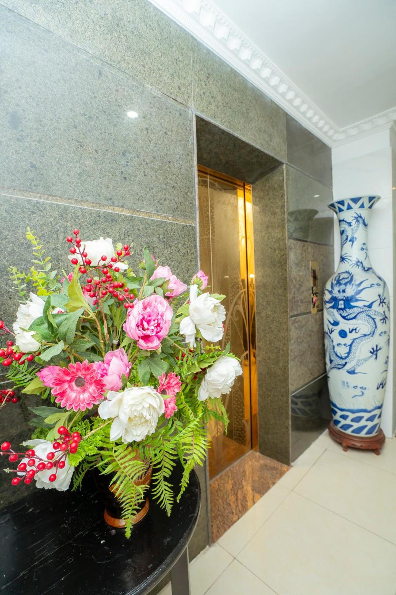Golden Rose Premium Hotel Hanoi Bagian luar foto