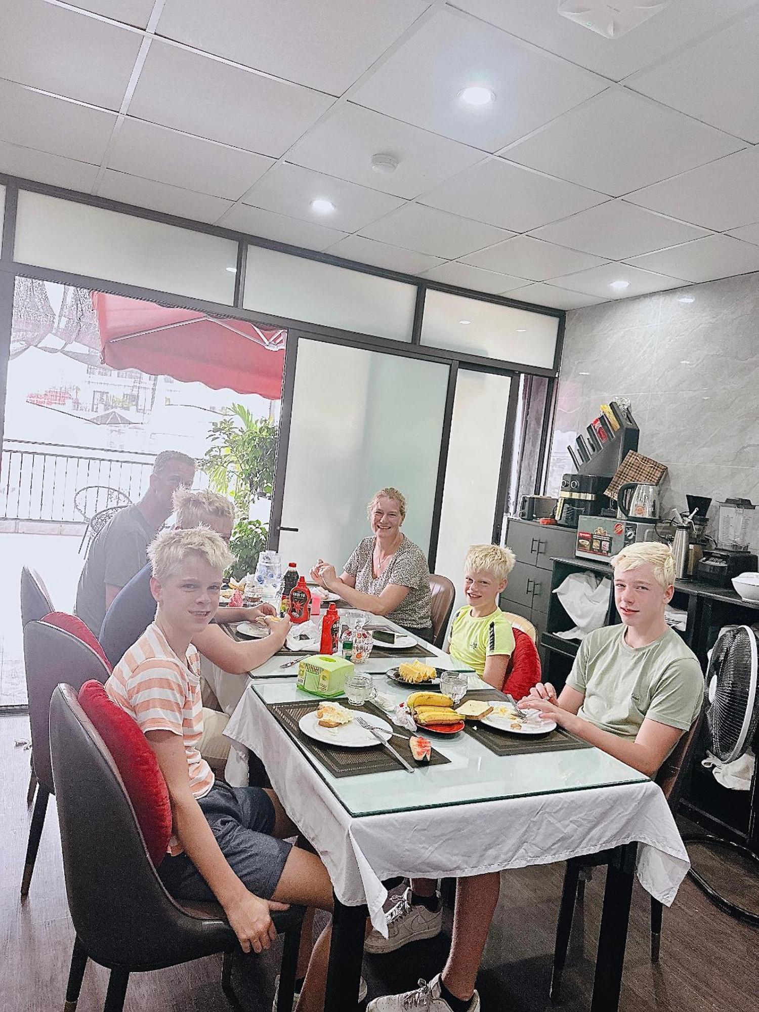Golden Rose Premium Hotel Hanoi Bagian luar foto